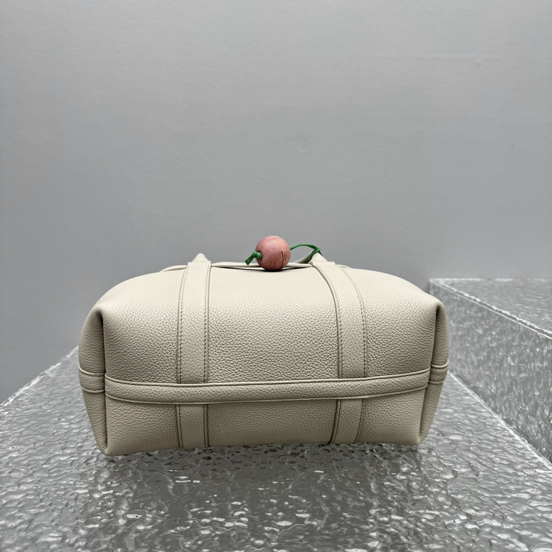 Loro Piana Ghiera calfskin-leather Shopper Bag | Neutral