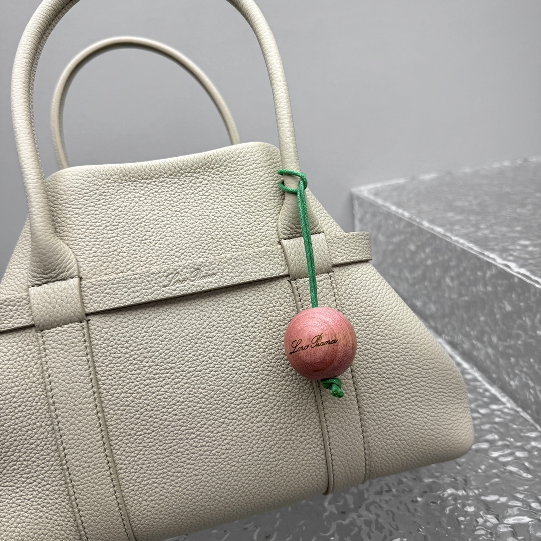 Loro Piana Ghiera calfskin-leather Shopper Bag | Neutral