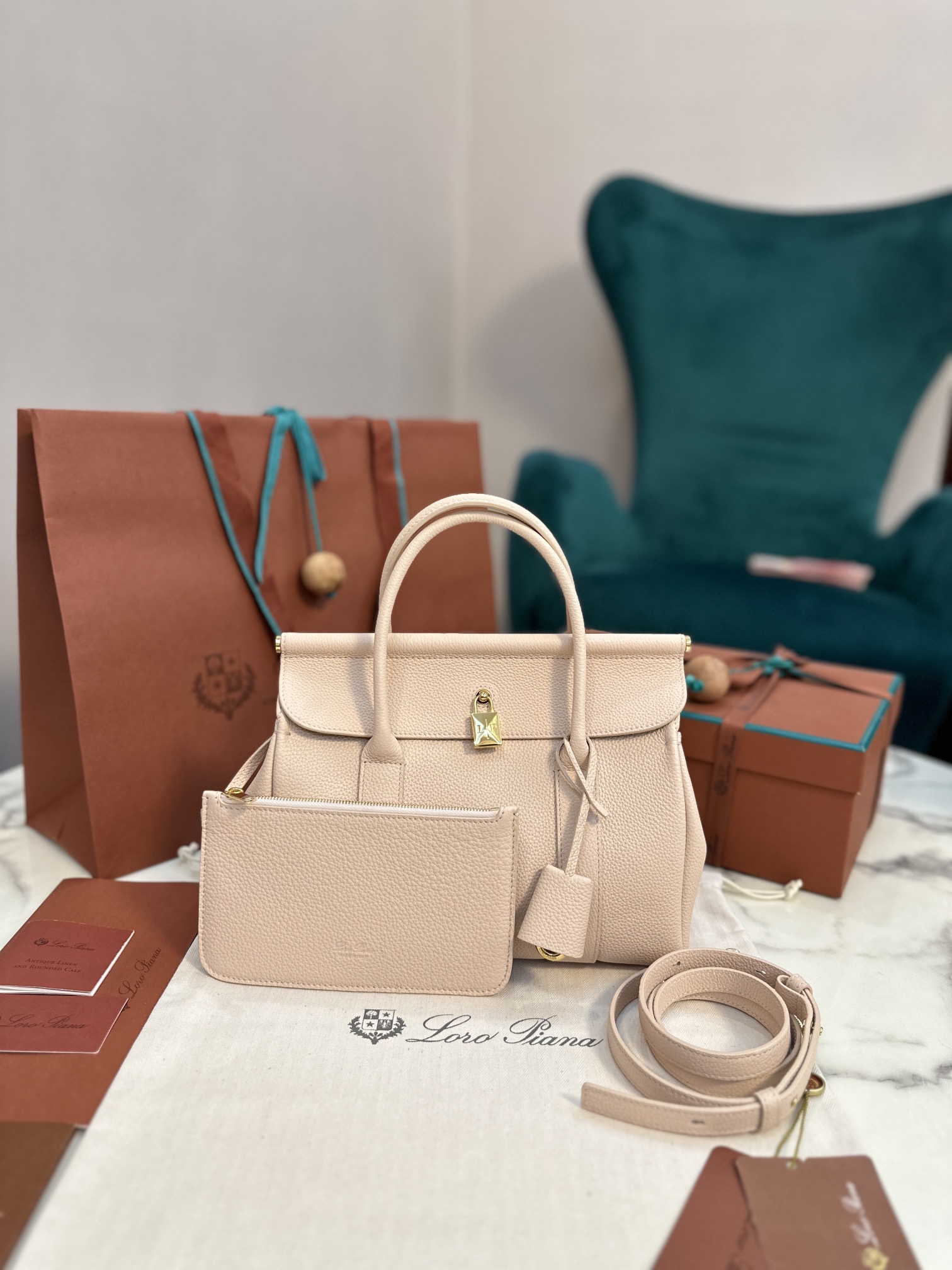 Loro Piana Loom bag L25 Calfskin pink/Sun Gold | Loro Piana FR
