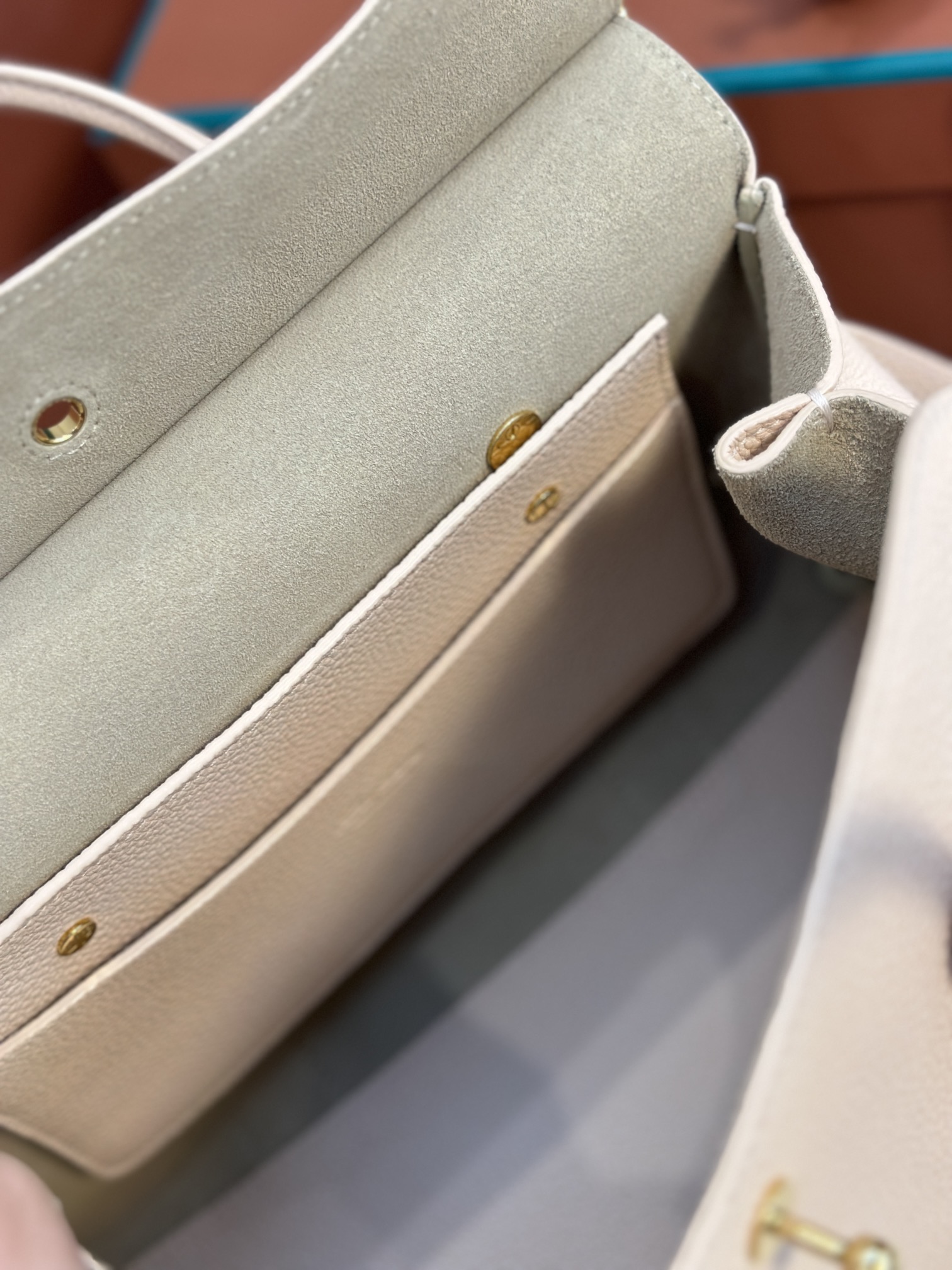 Loro Piana Loom bag L25 Calfskin pink/Sun Gold | Loro Piana FR