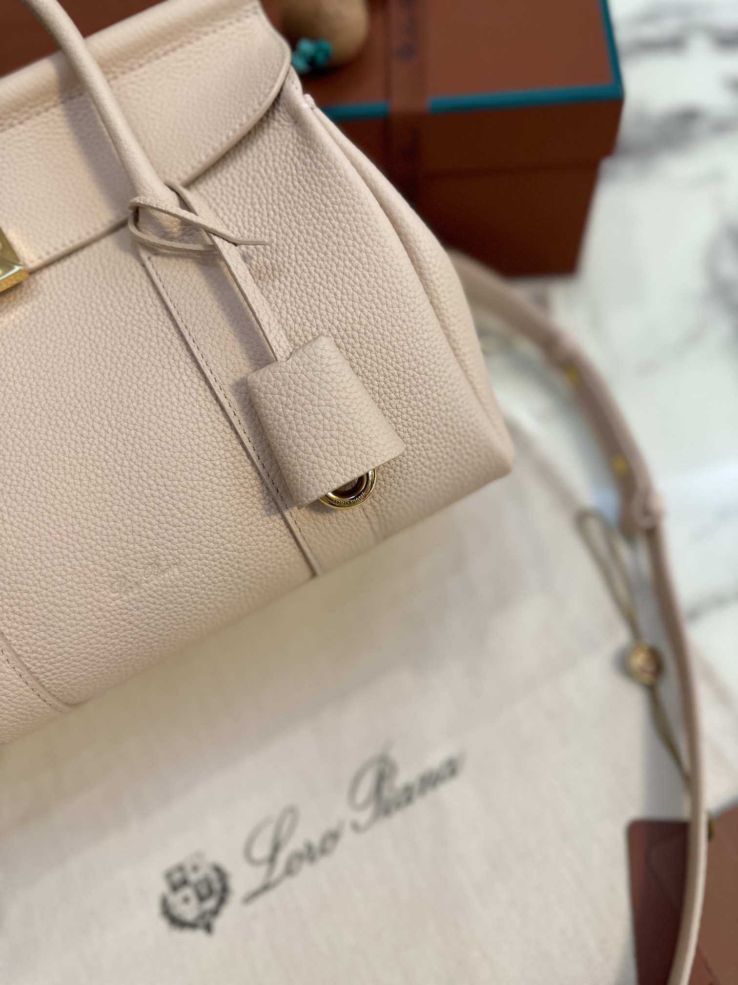 Loro Piana Loom bag L25 Calfskin pink/Sun Gold | Loro Piana FR