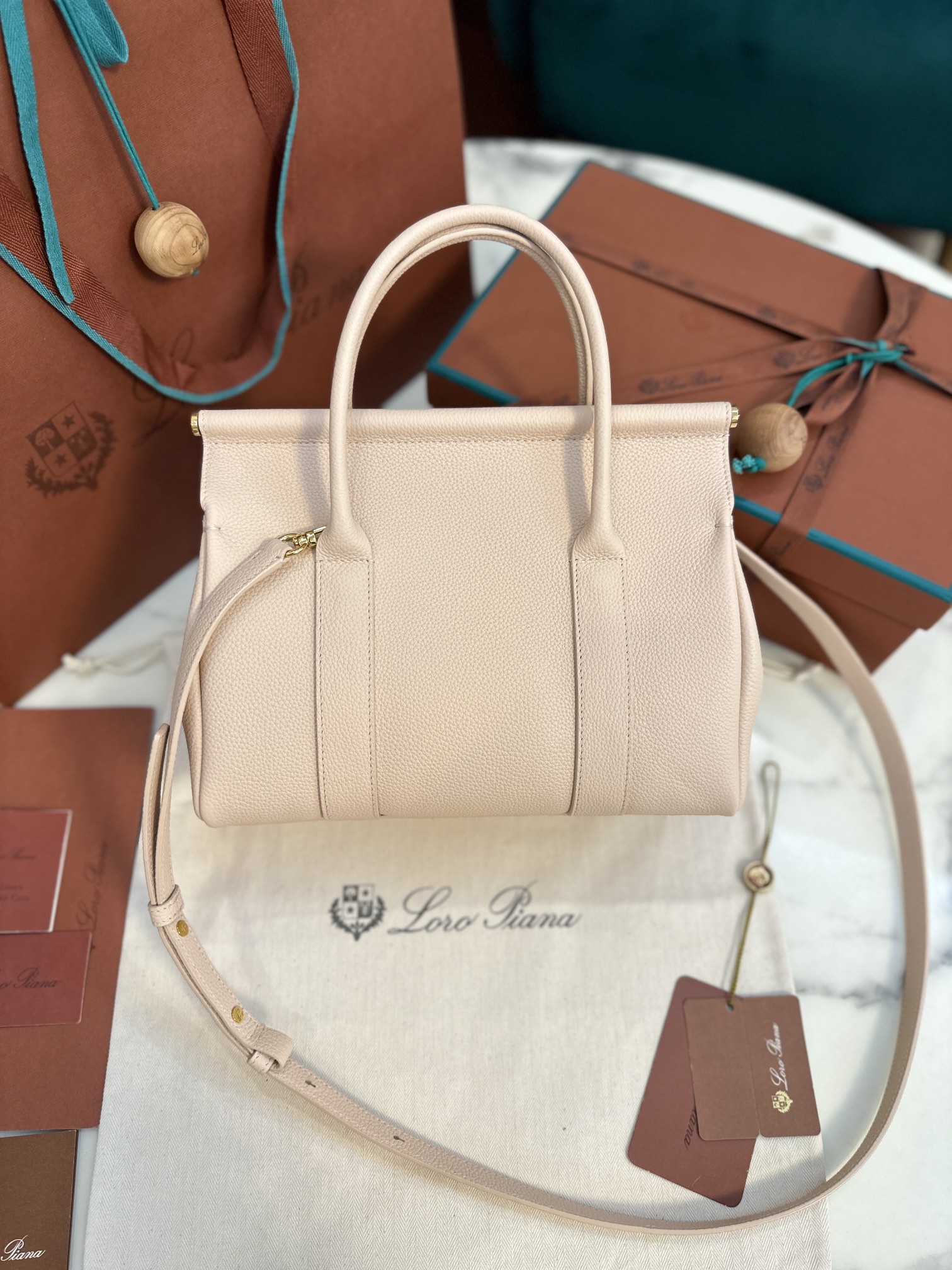 Loro Piana Loom bag L25 Calfskin pink/Sun Gold | Loro Piana FR