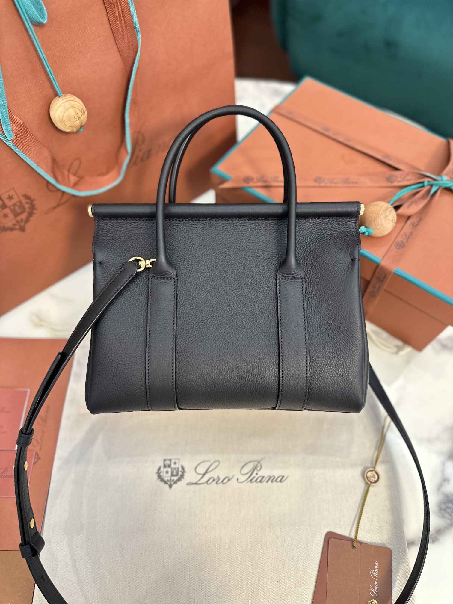 Loro Piana Loom bag L25 Calfskin Black/Sun Gold | Loro Piana
