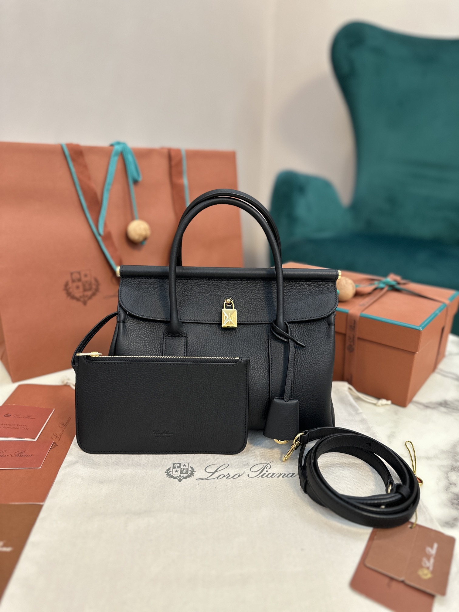 Loro Piana Loom bag L25 Calfskin Black/Sun Gold | Loro Piana