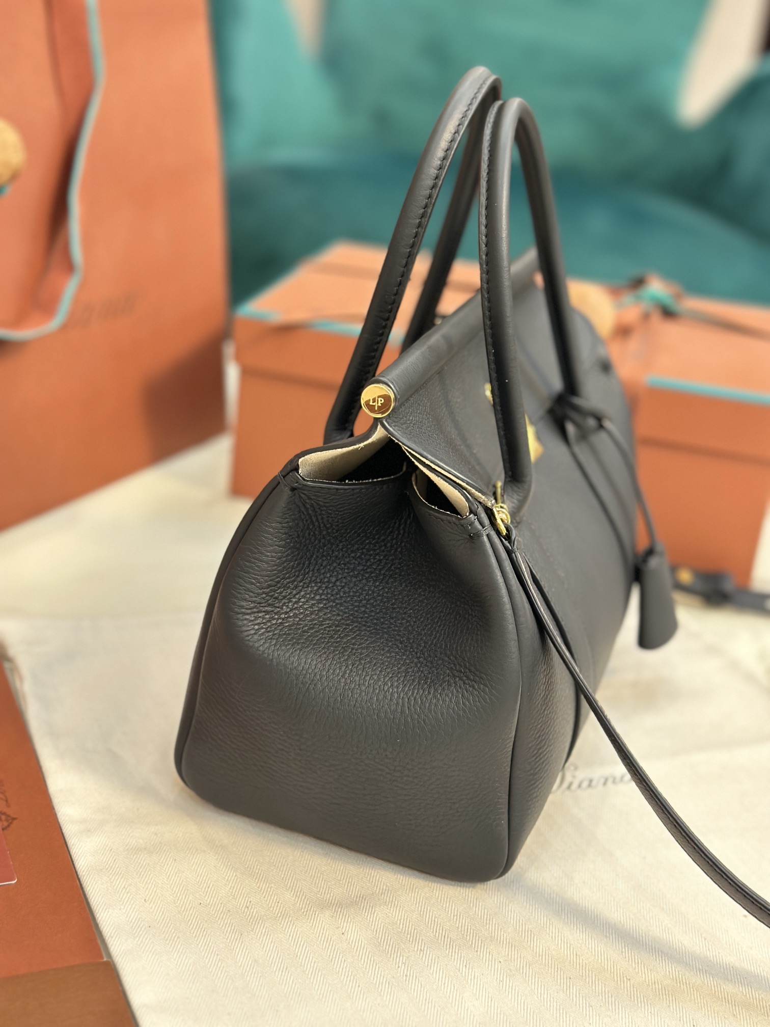 Loro Piana Loom bag L25 Calfskin Black/Sun Gold | Loro Piana