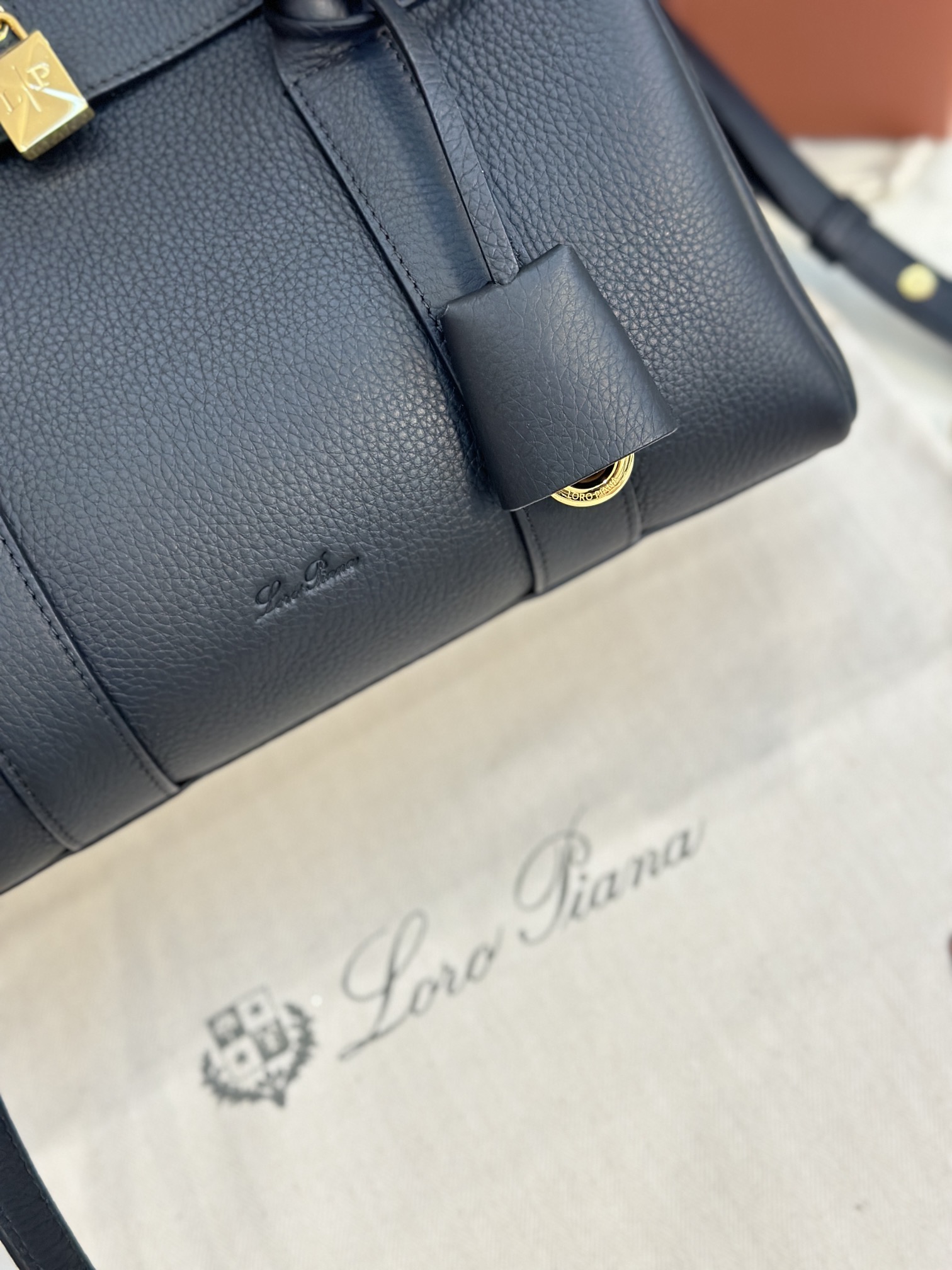 Loro Piana Loom bag L25 Calfskin Black/Sun Gold | Loro Piana