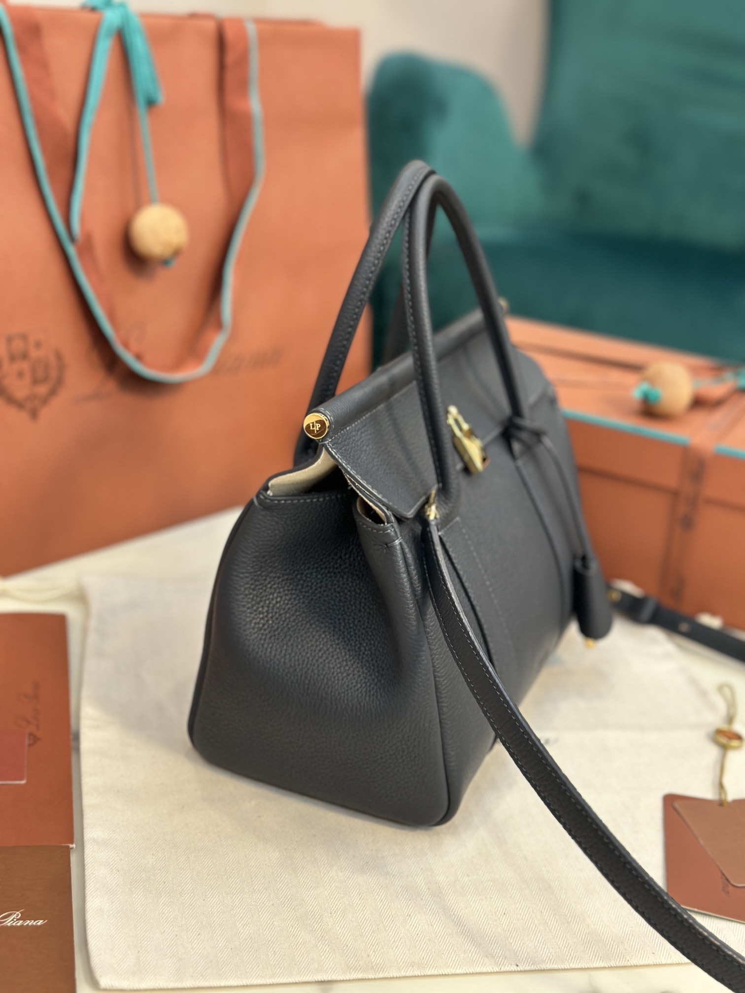 Loro Piana Loom bag L25 Calfskin Black/Sun Gold | Loro Piana