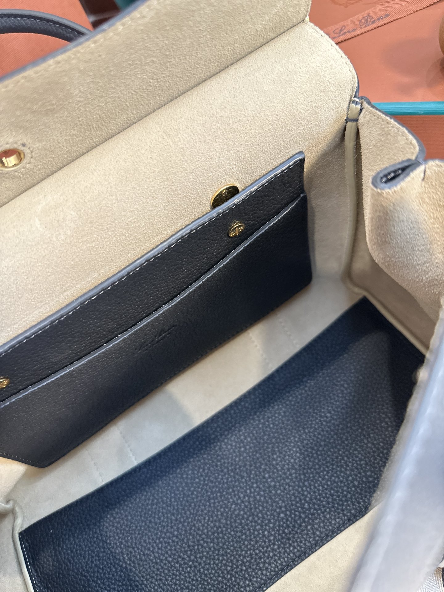 Loro Piana Loom bag L25 Calfskin Black/Sun Gold | Loro Piana