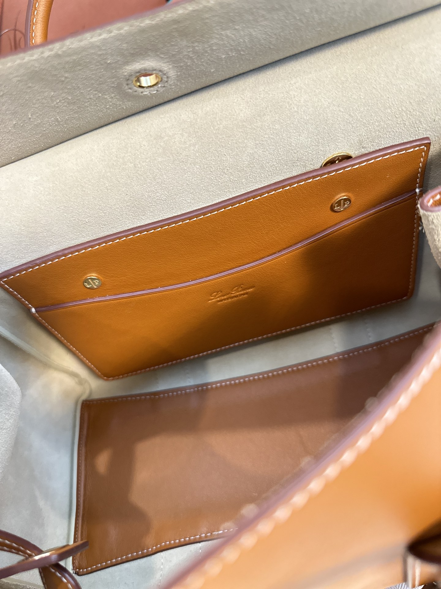 Loro Piana Loom bag L25 Calfskin Warm Tan/Sun Gold | Loro Piana FR