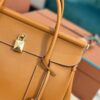 Loro Piana Loom bag L25 Calfskin Warm Tan/Sun Gold | Loro Piana FR