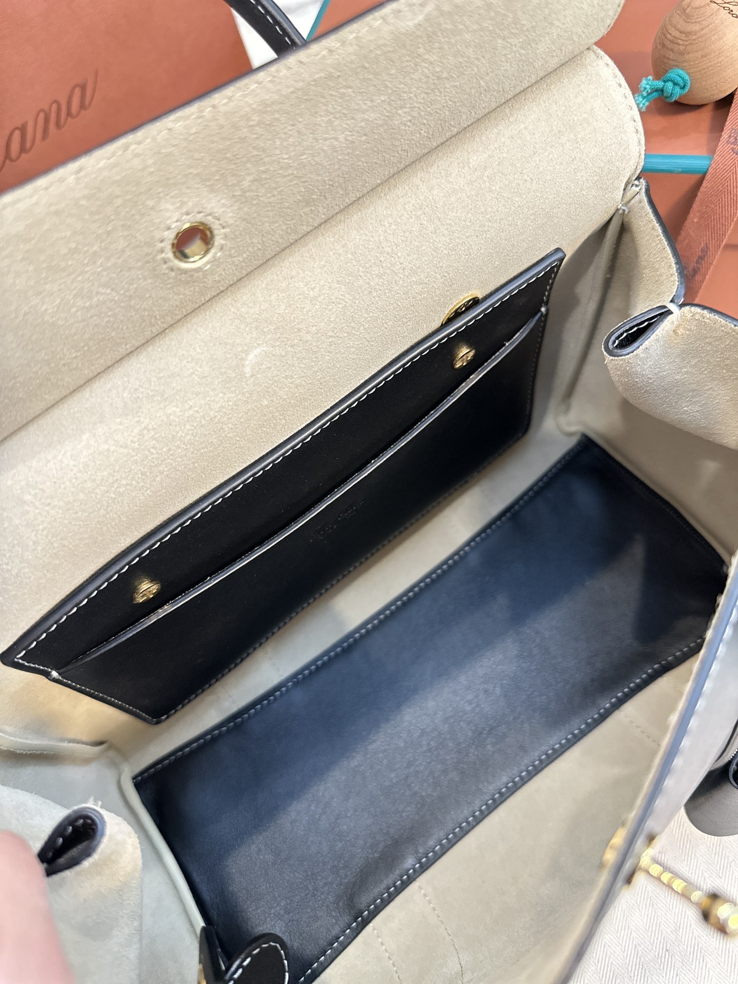 Loro Piana Loom bag L32 Smooth Calfskin Black | Loro Piana CY