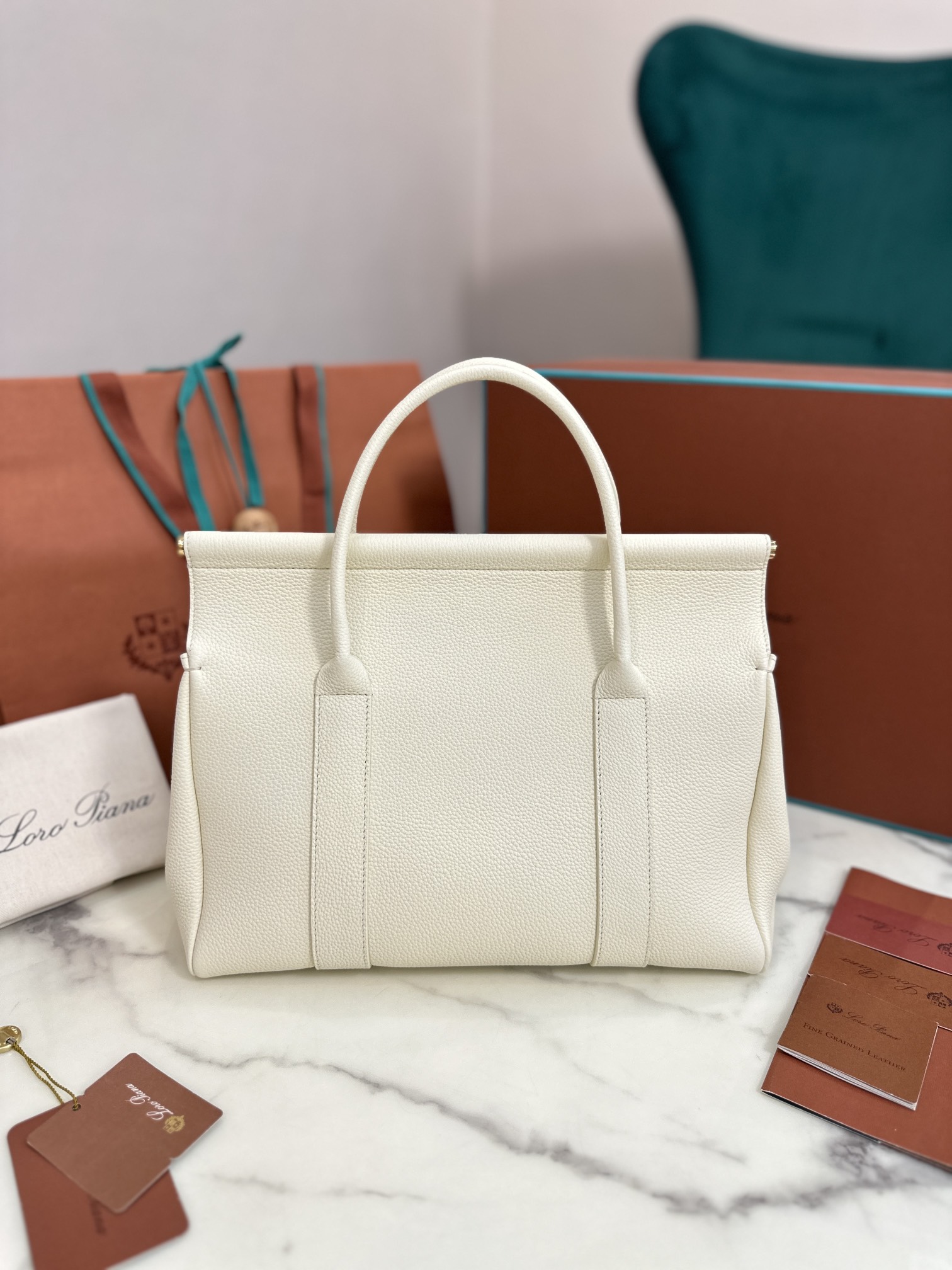 Loro Piana Loom bag L32 Grained Calfskin Whisper White | Loro Piana