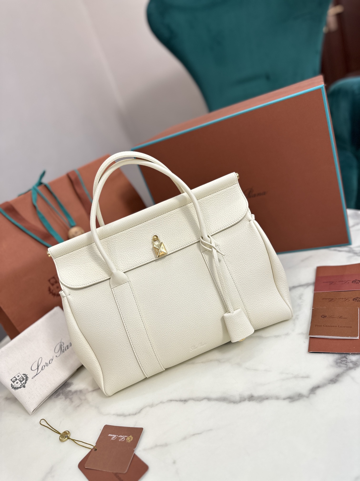 Loro Piana Loom bag L32 Grained Calfskin Whisper White | Loro Piana