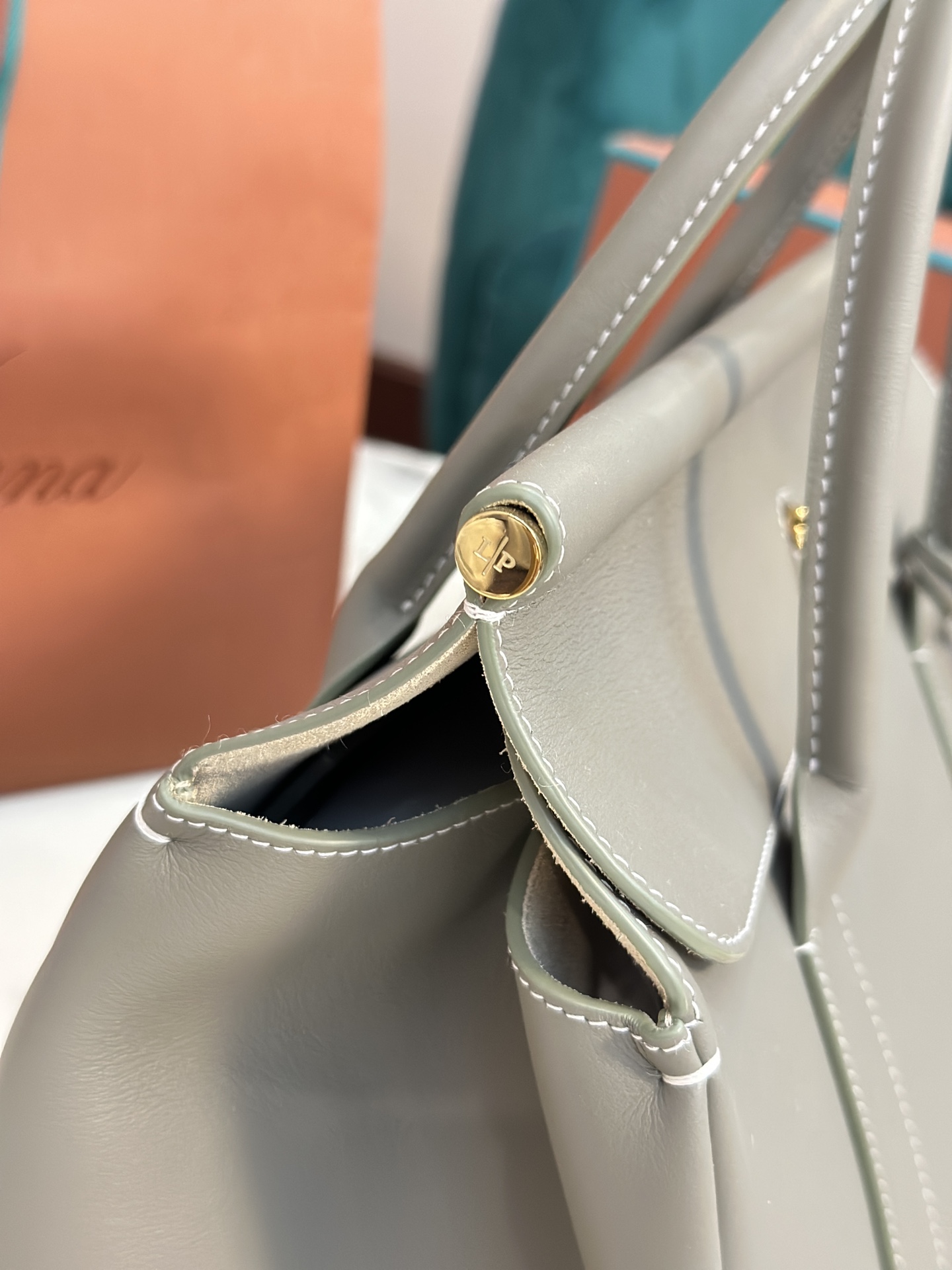 Loro Piana Loom bag L25 Calfskin Glory gray/Sun Gold | Loro Piana