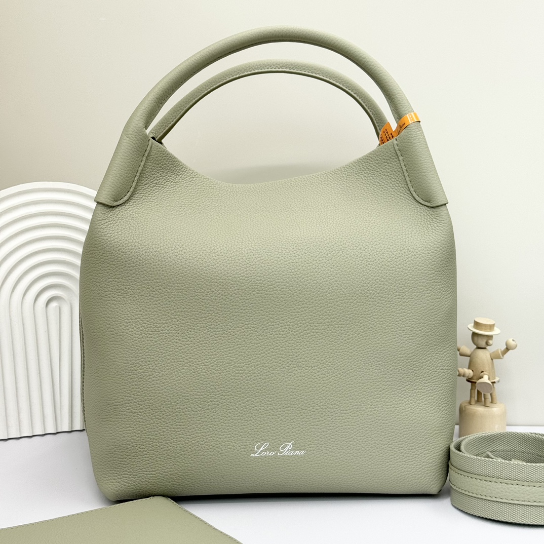 Loro Piana Small Bale bag Grained Calfskin Light Wasabi | Loro Piana