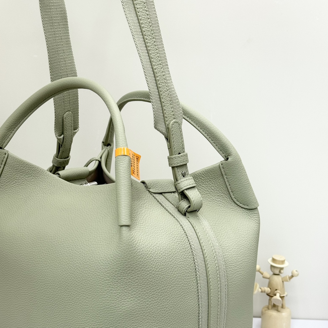 Loro Piana Small Bale bag Grained Calfskin Light Wasabi | Loro Piana