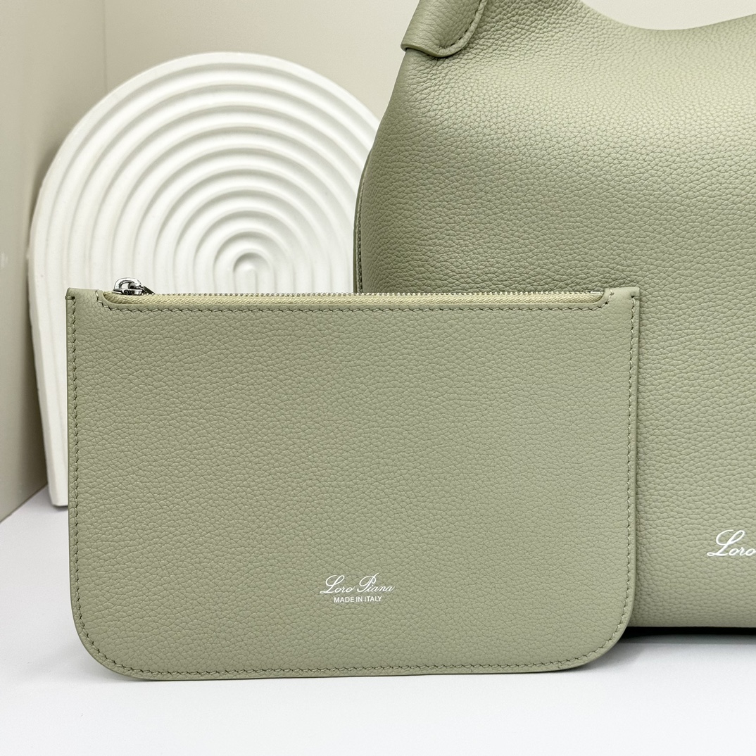 Loro Piana Small Bale bag Grained Calfskin Light Wasabi | Loro Piana