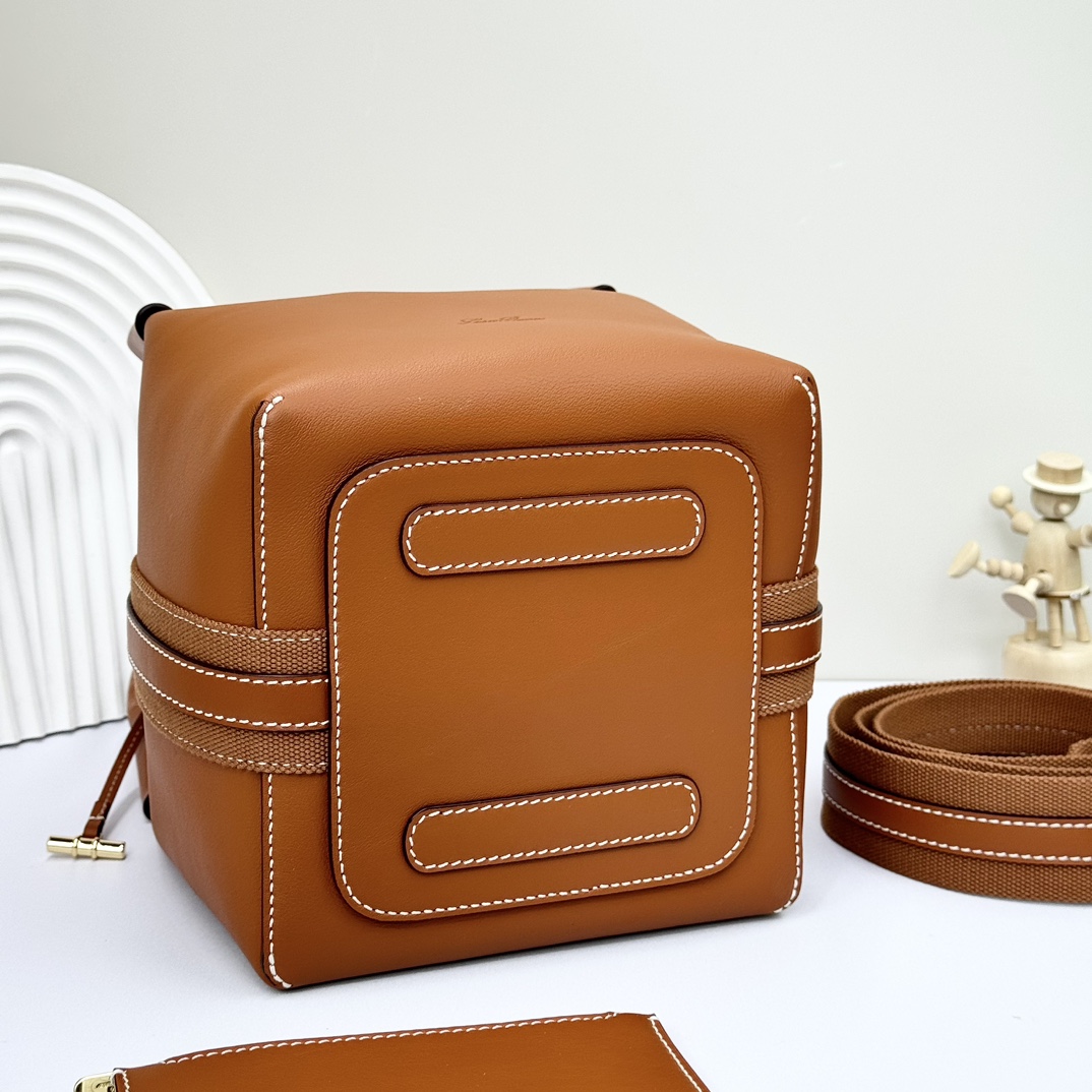 Loro Piana Micro Bale bag Smooth Calfskin Warm Tan | Loro Piana US