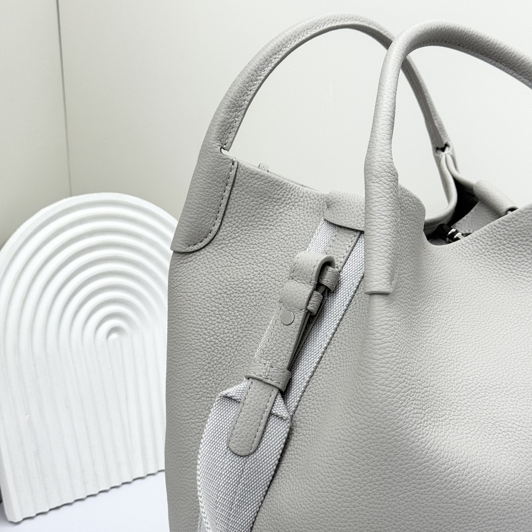 Loro Piana Large Bale bag Grained Calfskin Dust Stone gray | Loro Piana