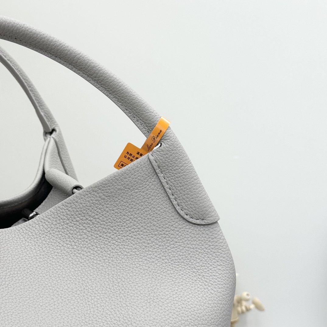Loro Piana Large Bale bag Grained Calfskin Dust Stone gray | Loro Piana
