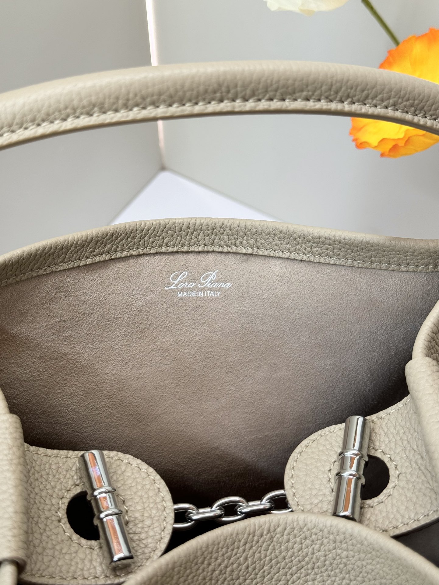 Loro Piana Large Bale bag Grained Calfskin Dust Stone |beige Loro Piana