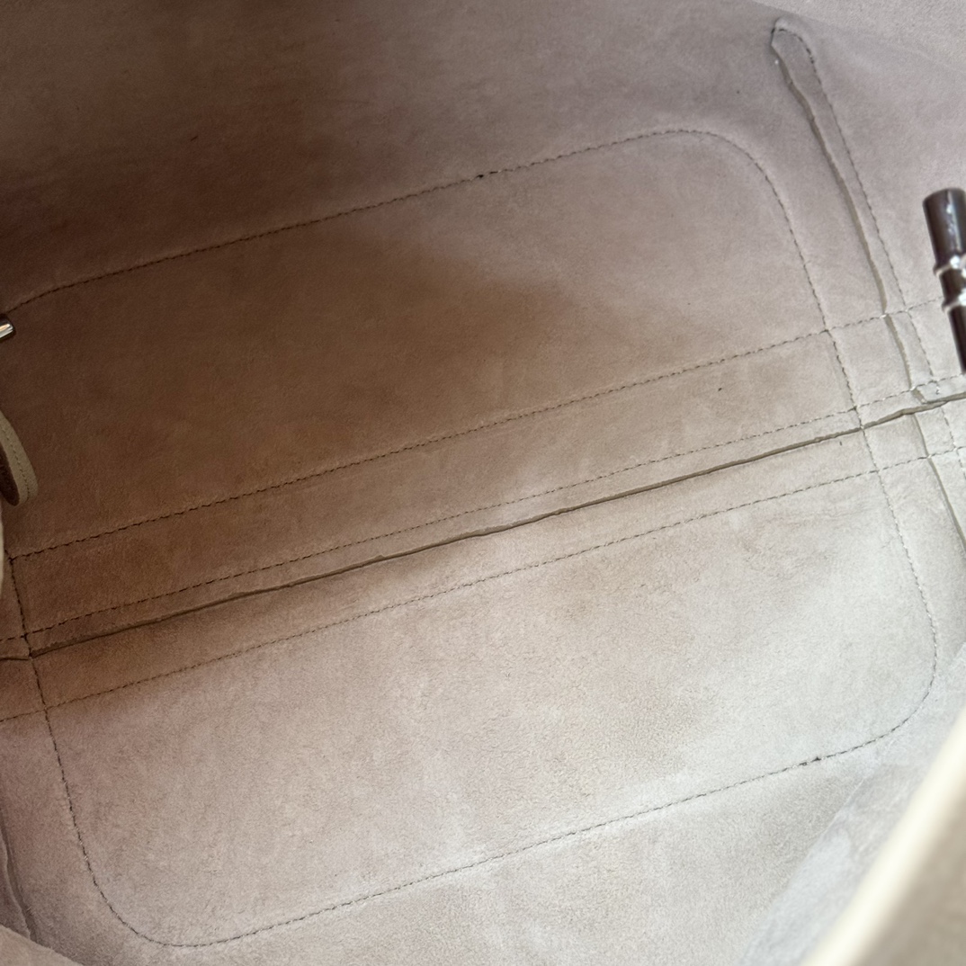 Loro Piana Large Bale bag Grained Calfskin Dust Stone |beige Loro Piana