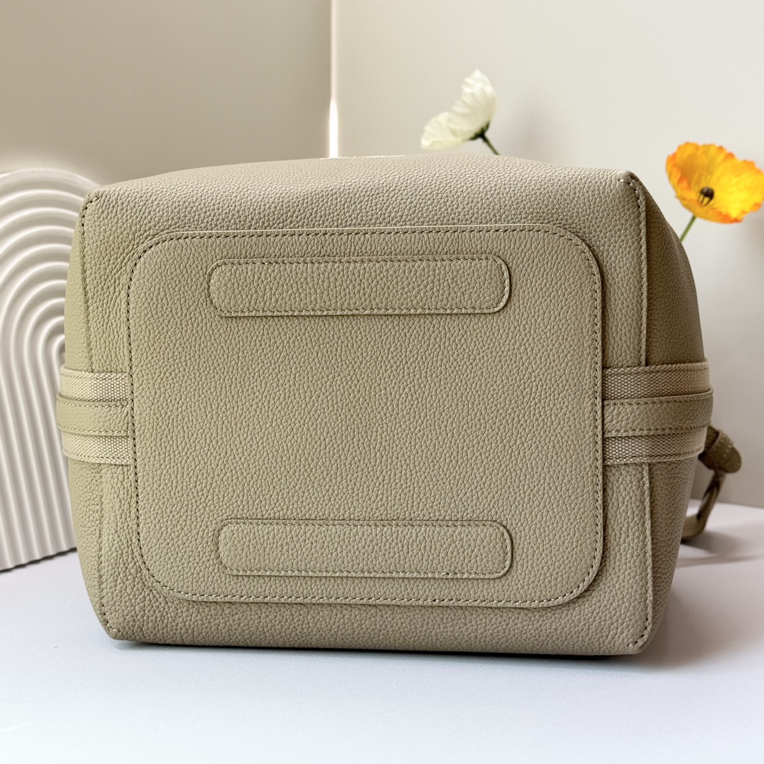 Loro Piana Large Bale bag Grained Calfskin Dust Stone |beige Loro Piana