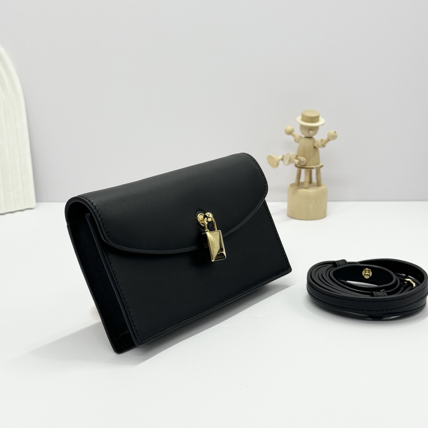 Loro Piana Extra Pochette Calfskin Black/Sun Gold | Loro Piana US