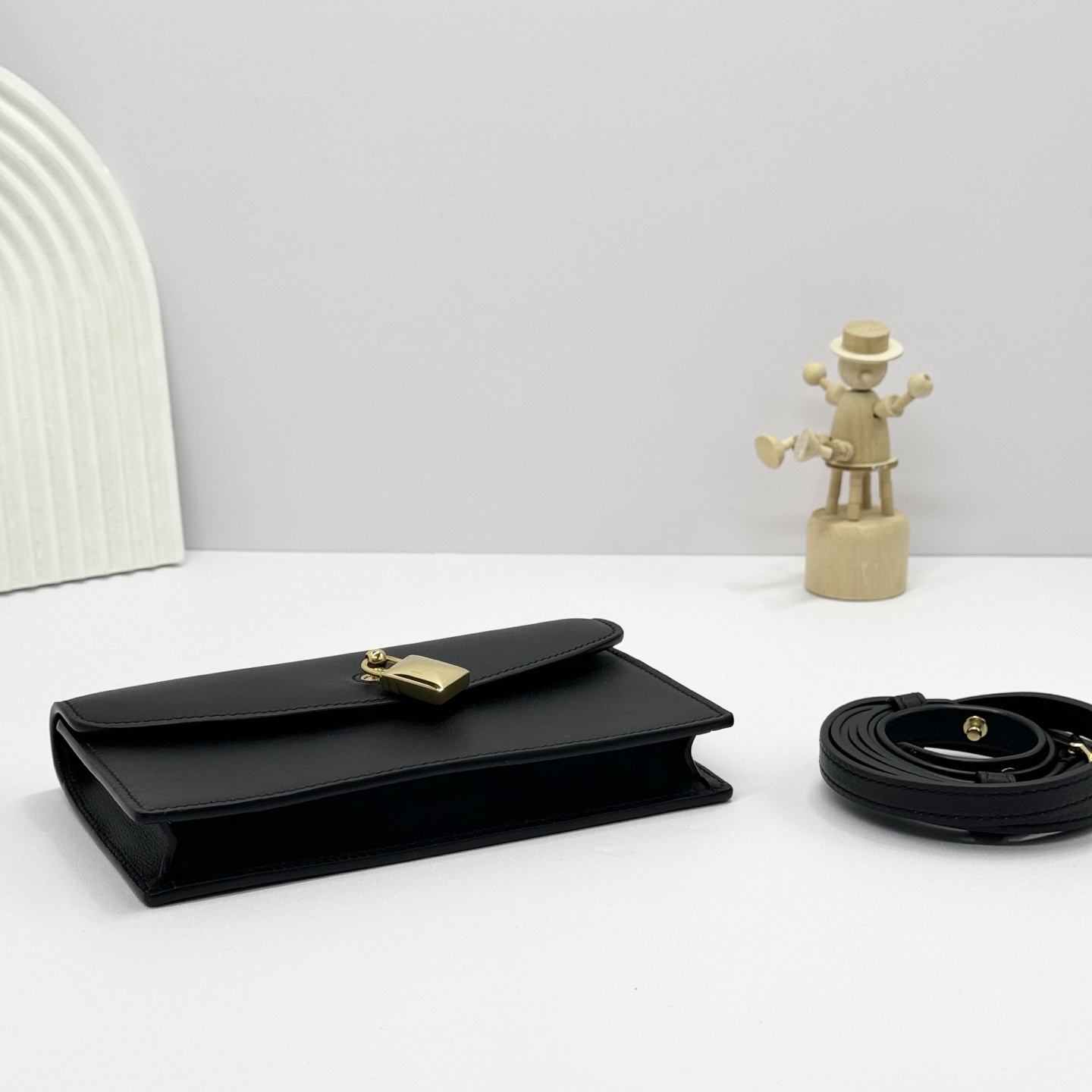 Loro Piana Extra Pochette Calfskin Black/Sun Gold | Loro Piana US