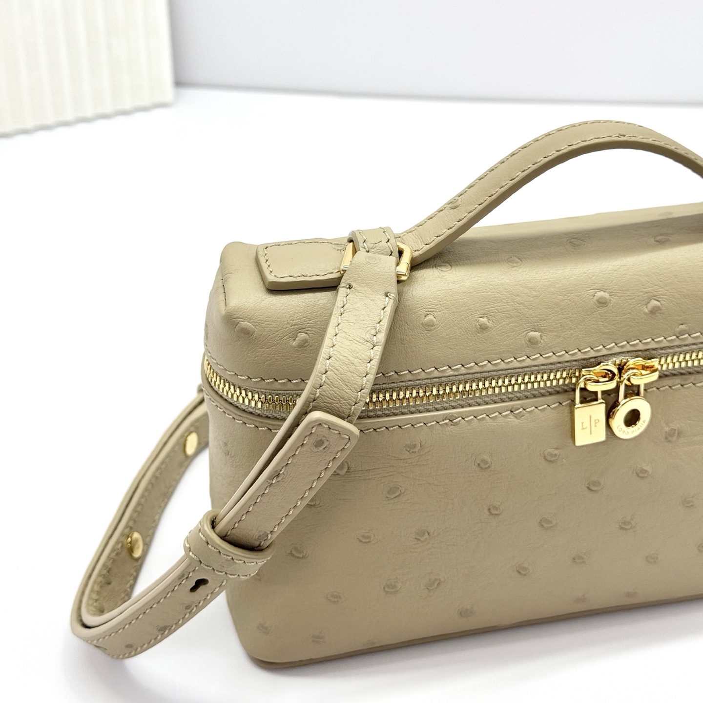 Loro Piana Extra Pocket L27 Ostrich Leather Oryx | Loro Piana US