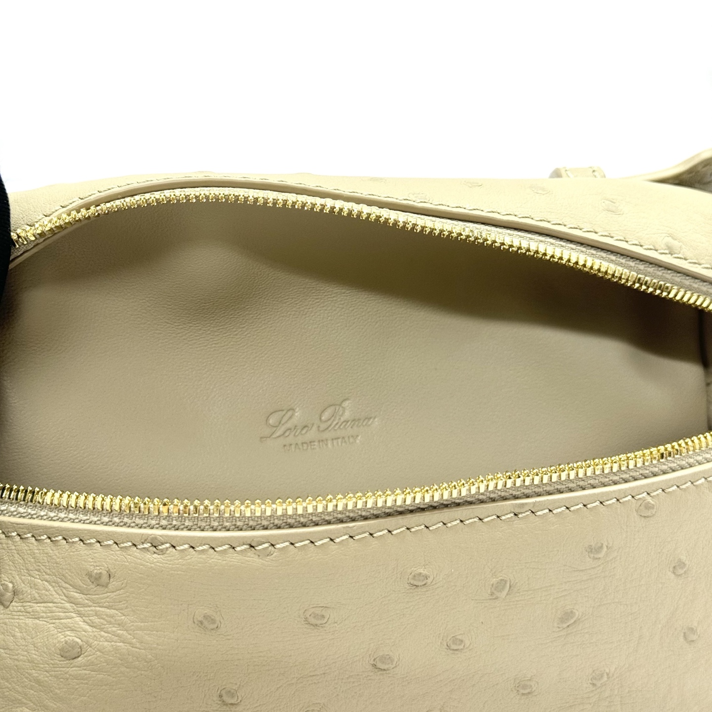 Loro Piana Extra Pocket L27 Ostrich Leather Oryx | Loro Piana US