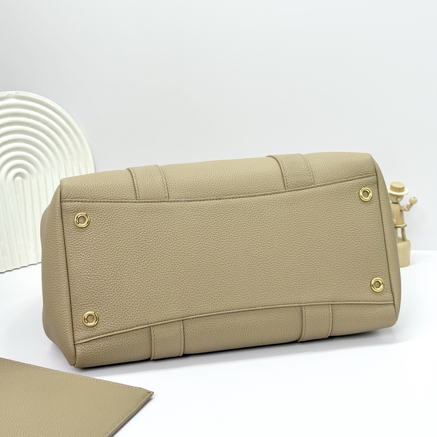 Loro Piana Loom bag L32 Grained Calfskin Light Mastic/Sun Gold | Loro