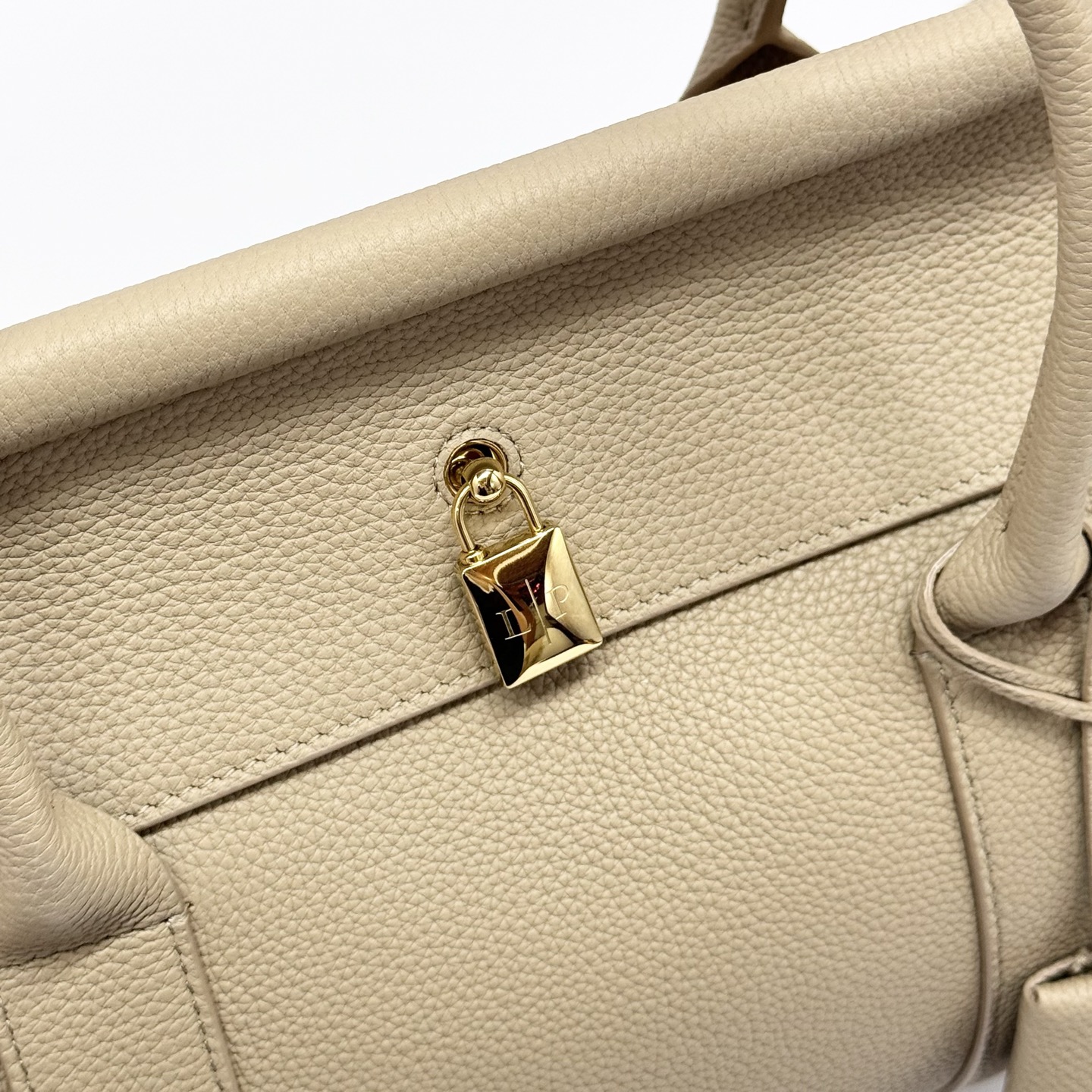 Loro Piana Loom bag L32 Grained Calfskin Light Mastic/Sun Gold | Loro