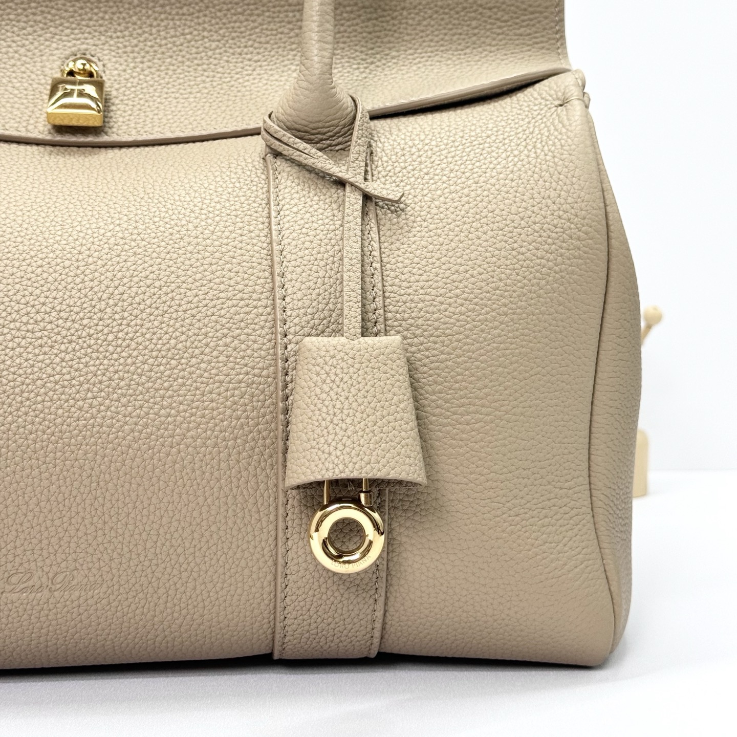 Loro Piana Loom bag L32 Grained Calfskin Light Mastic/Sun Gold | Loro