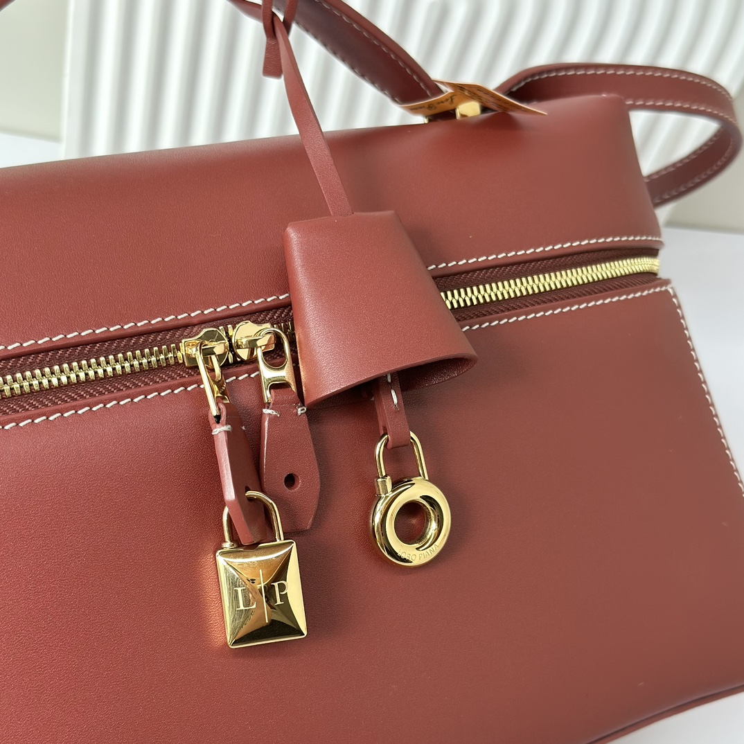 LORO PIANA Saddle Calfskin Extra Bag L27 Deep Kummel 1627752 |