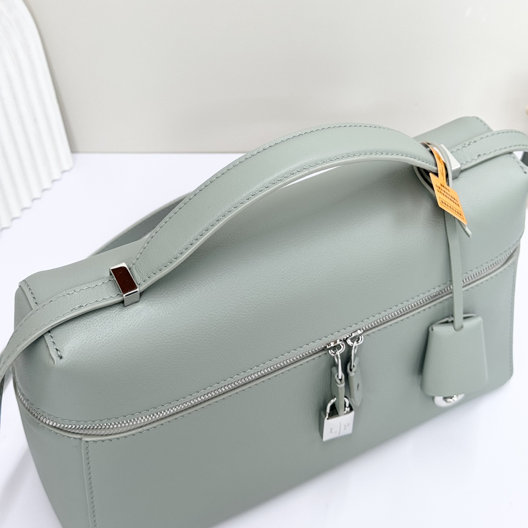 LORO PIANA Extra Pocket L27 textured-leather shoulder bag |