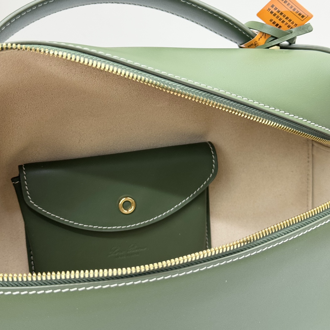 Extra pocket leather handbag Loro Piana Green in Leather