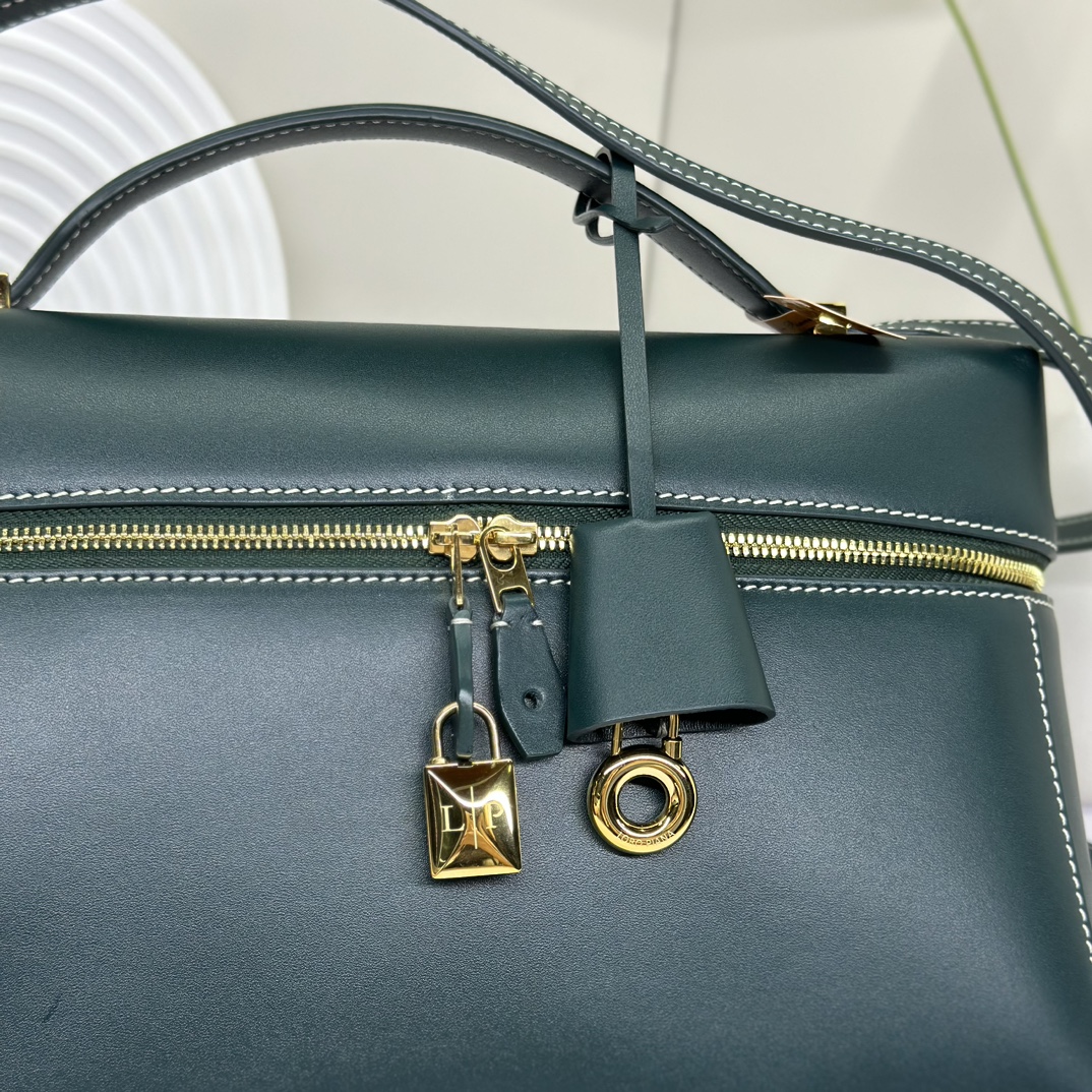 Loro Piana Leather Extra Pocket L27 Shoulder Bag - Green Shoulder Bags, Handbags -