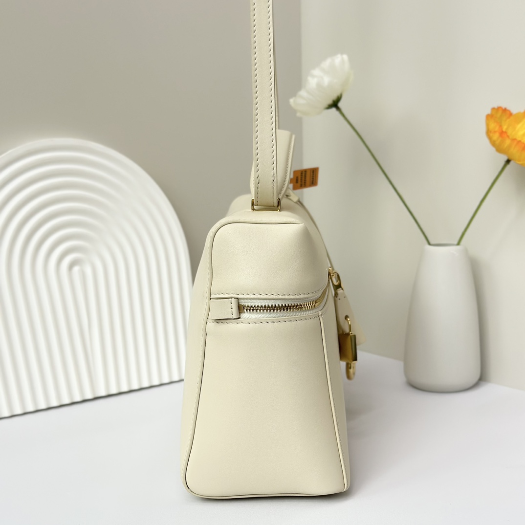 Loro Piana Extra Bag L27 Smooth Calfskin Sunday Morning | Loro Piana US