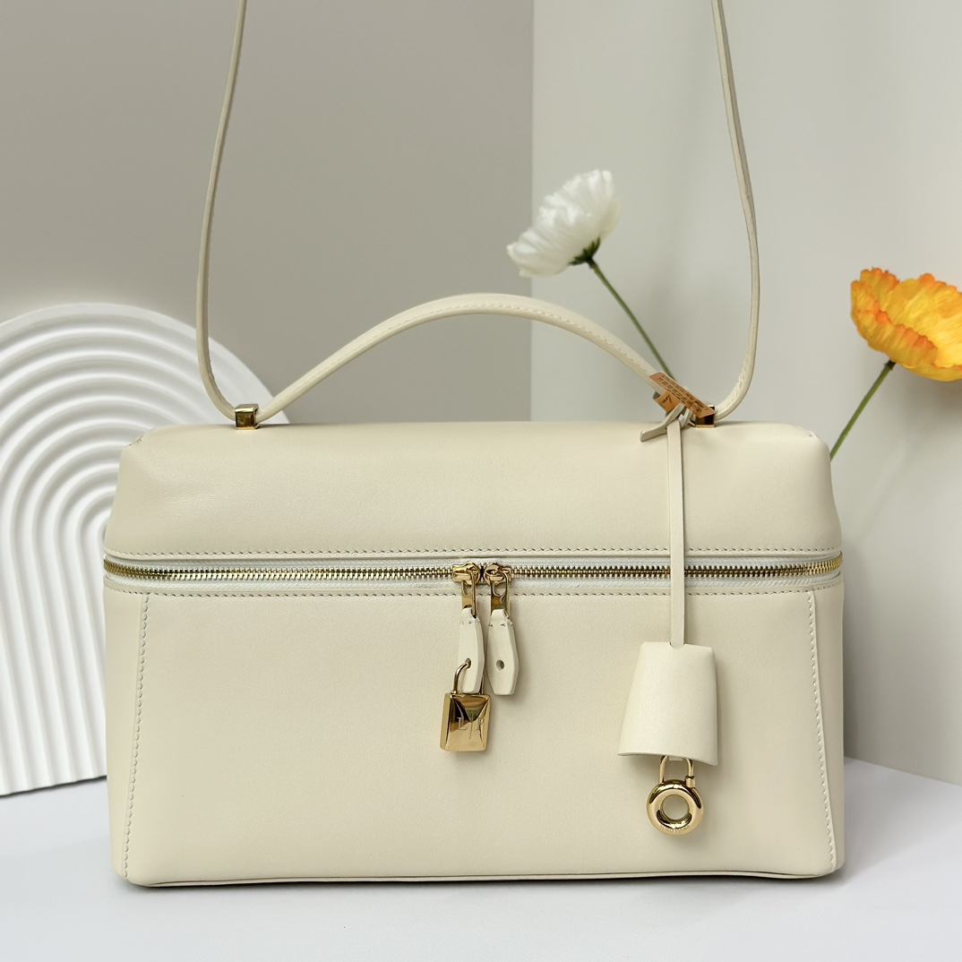 Loro Piana Extra Bag L27 Smooth Calfskin Sunday Morning | Loro Piana US