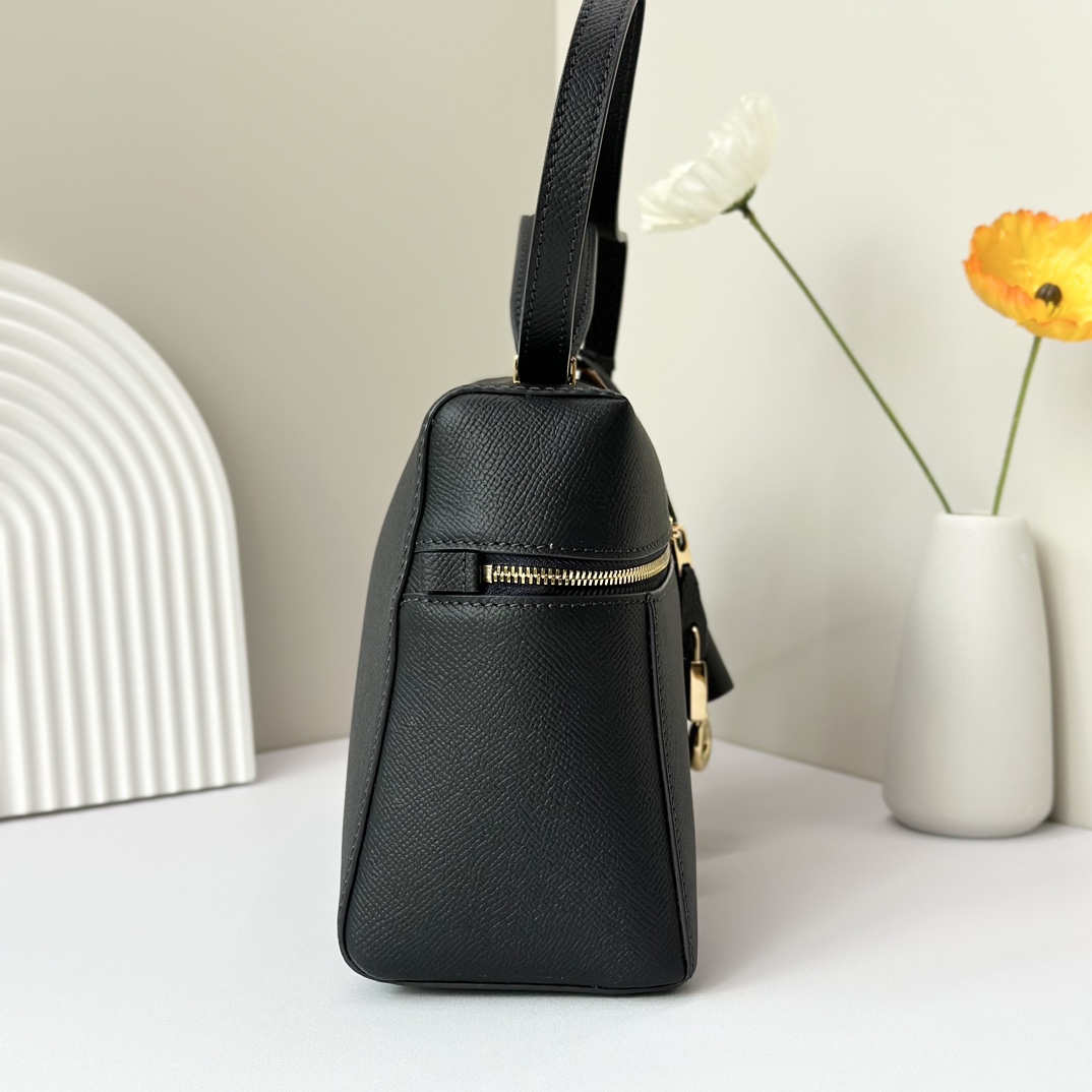 Extra L27 leather crossbody bag in black - Loro Piana |