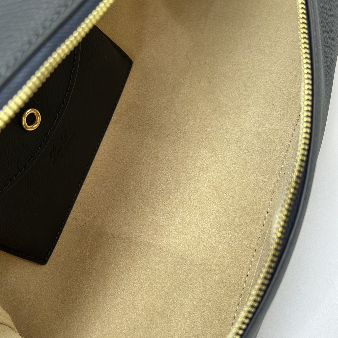 Extra L27 leather crossbody bag in black - Loro Piana |