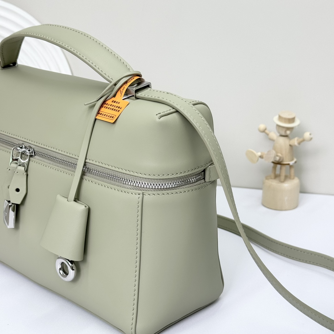 Loro Piana Extra Bag L27 Leather Saddle Bag In Light