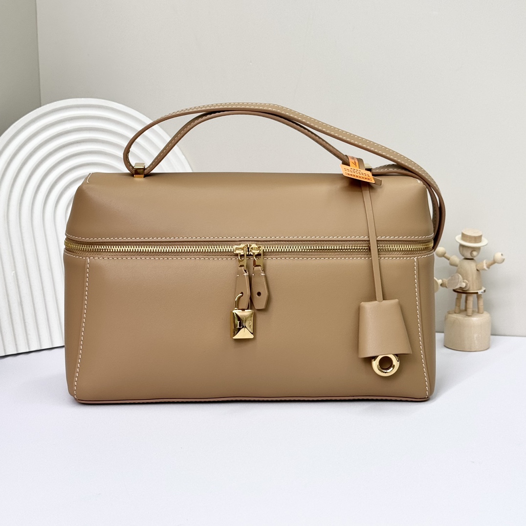 Loro Piana Luxury Italian Leather Bags | Women’s Shoulder Bags &