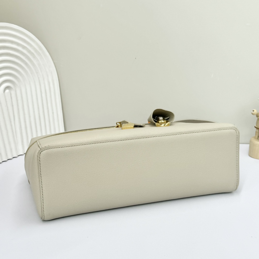Loro Piana Extra Bag 27 Leather Top Handle Bag In Sunday