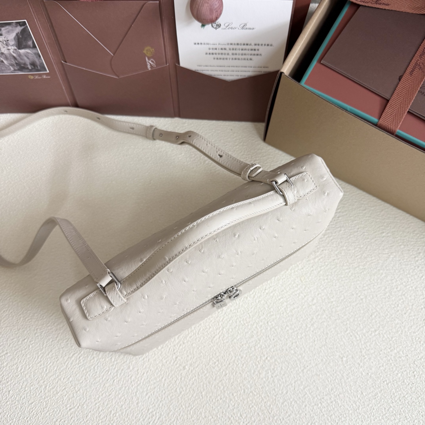Loro Piana Extra Pocket L19 Shoulder Bag in Natural white |