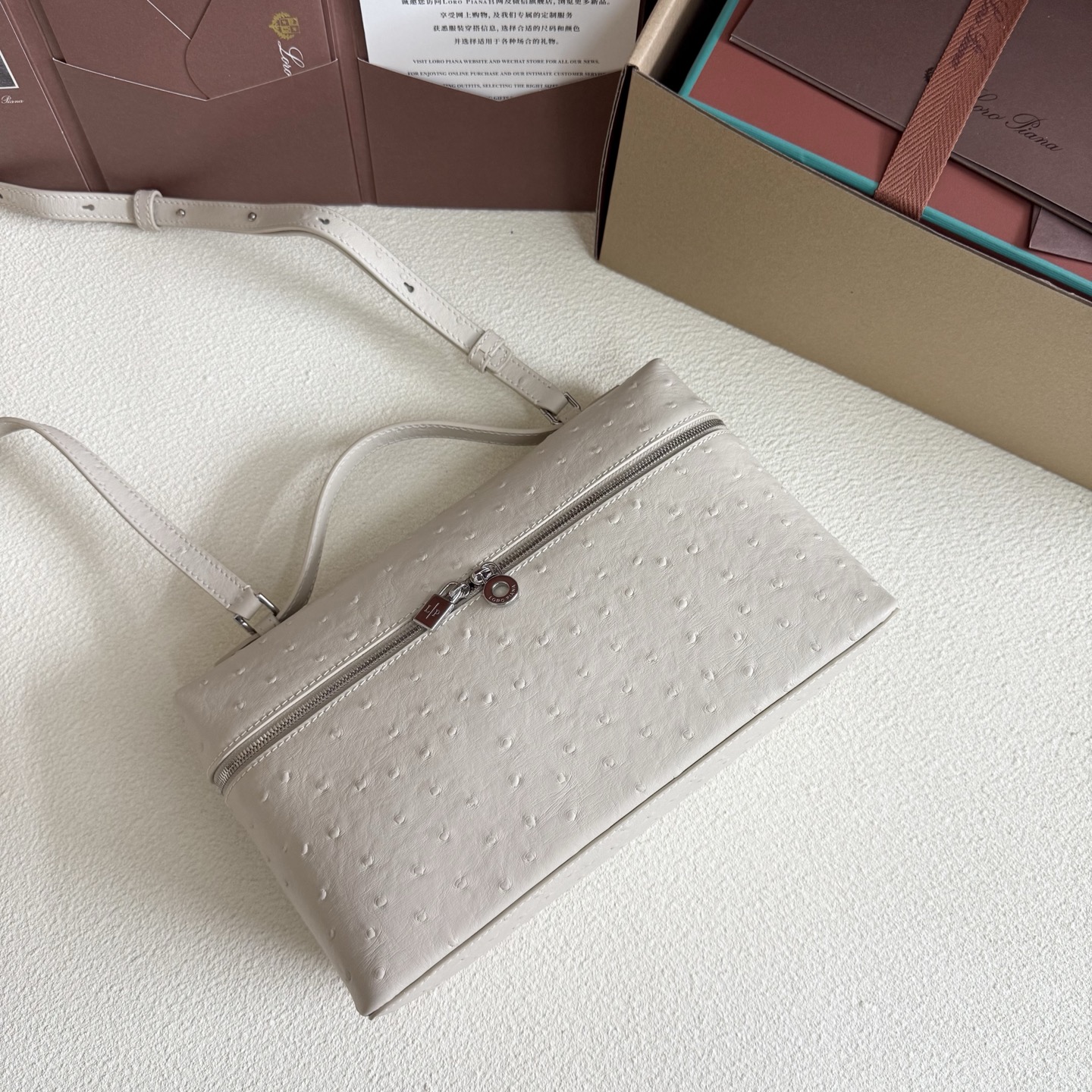 Loro Piana Extra Pocket L19 Shoulder Bag in Natural white |