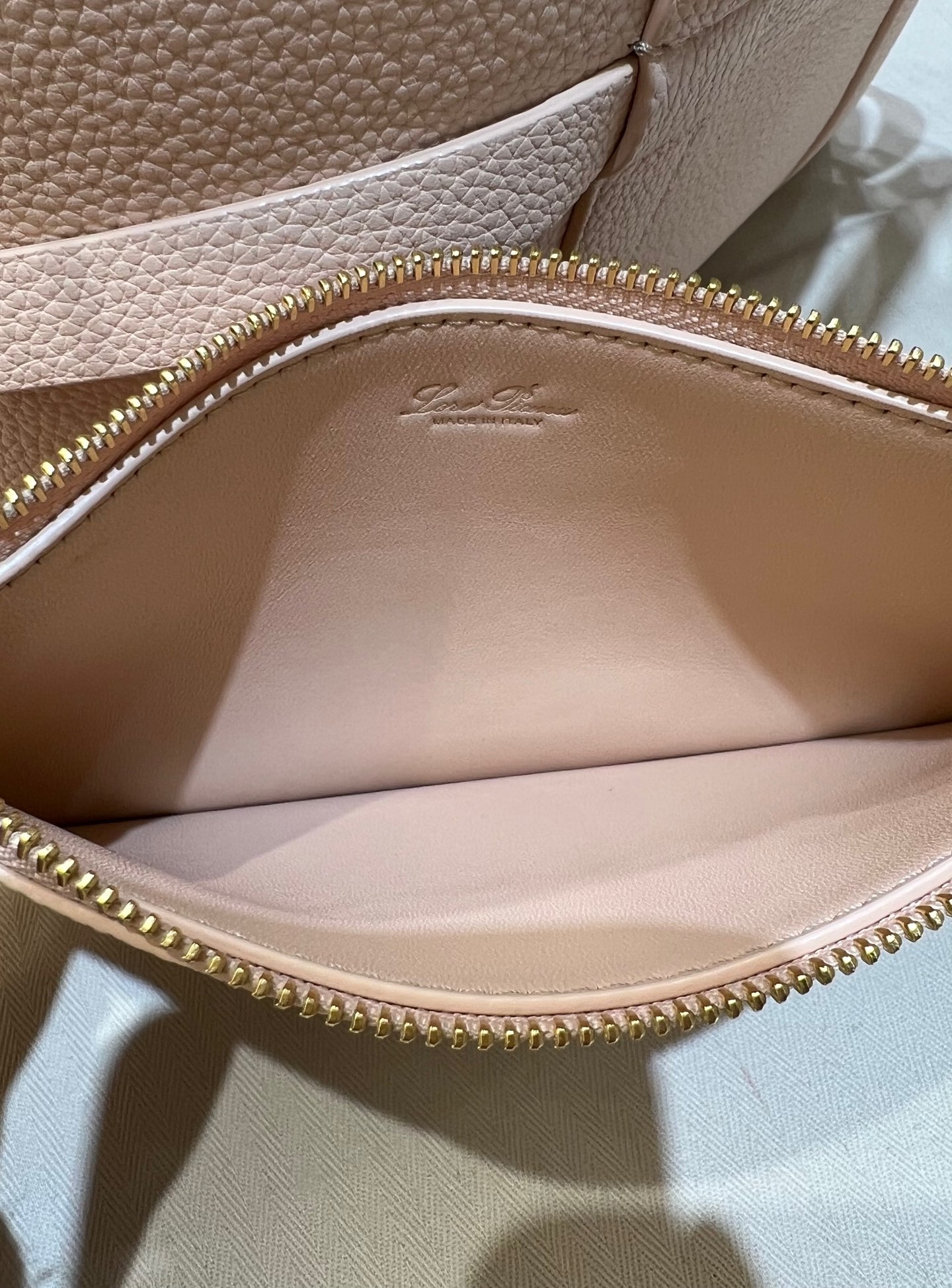 Loro Piana Large Ghiera Shopper Calfskin Light white/Sun Gold | Loro