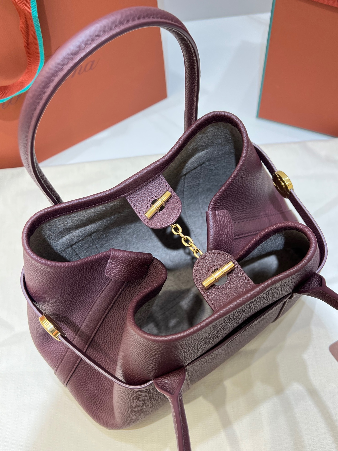 LORO PIANA Ghiera large textured-leather tote  Color Burgundy