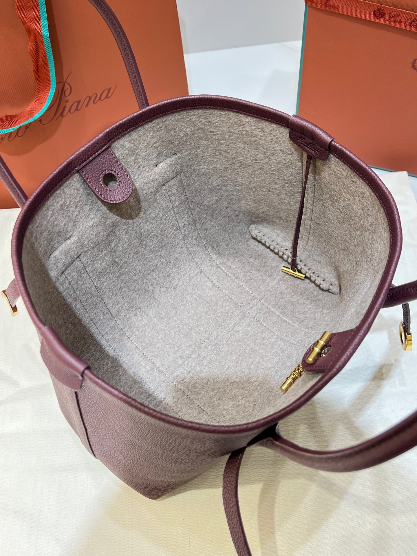 LORO PIANA Ghiera large textured-leather tote  Color Burgundy